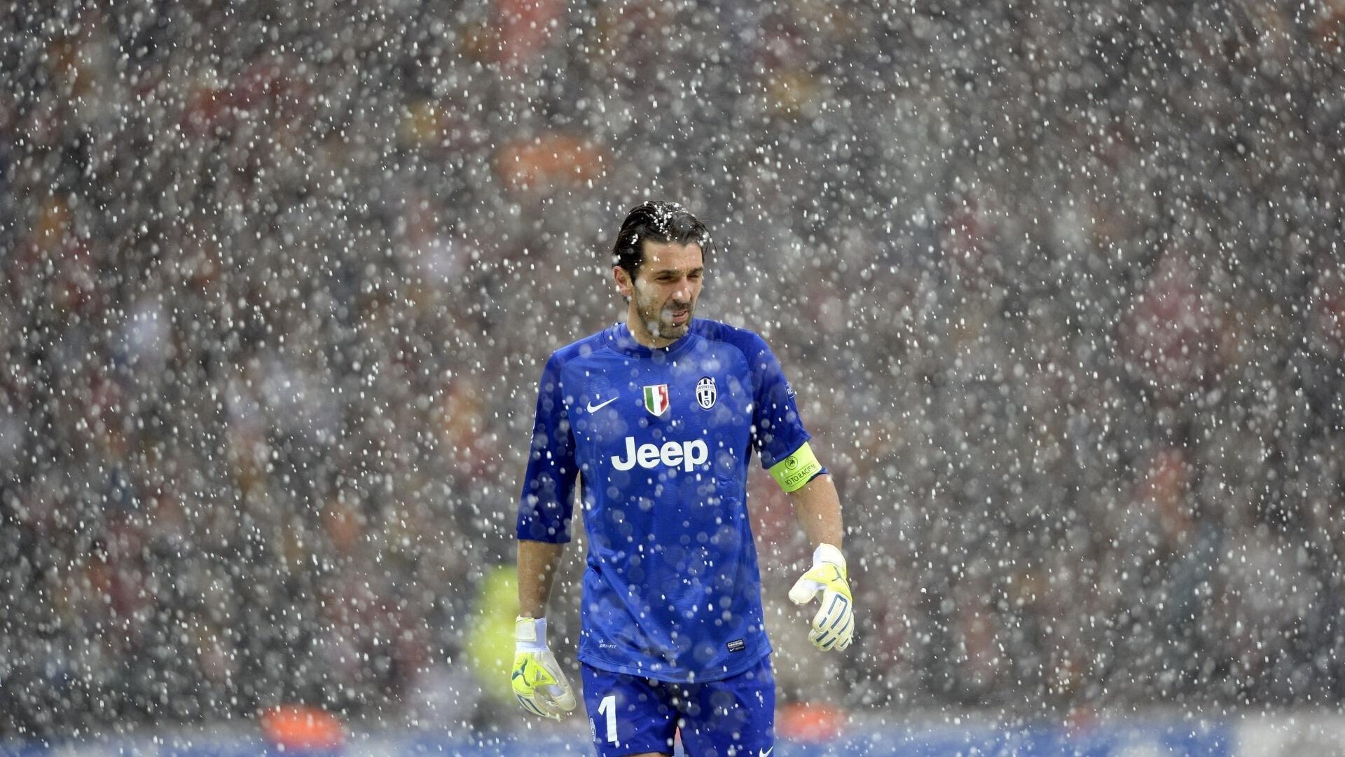 纳达尔鏖战五盘惊险晋级,法网14冠之路再启程