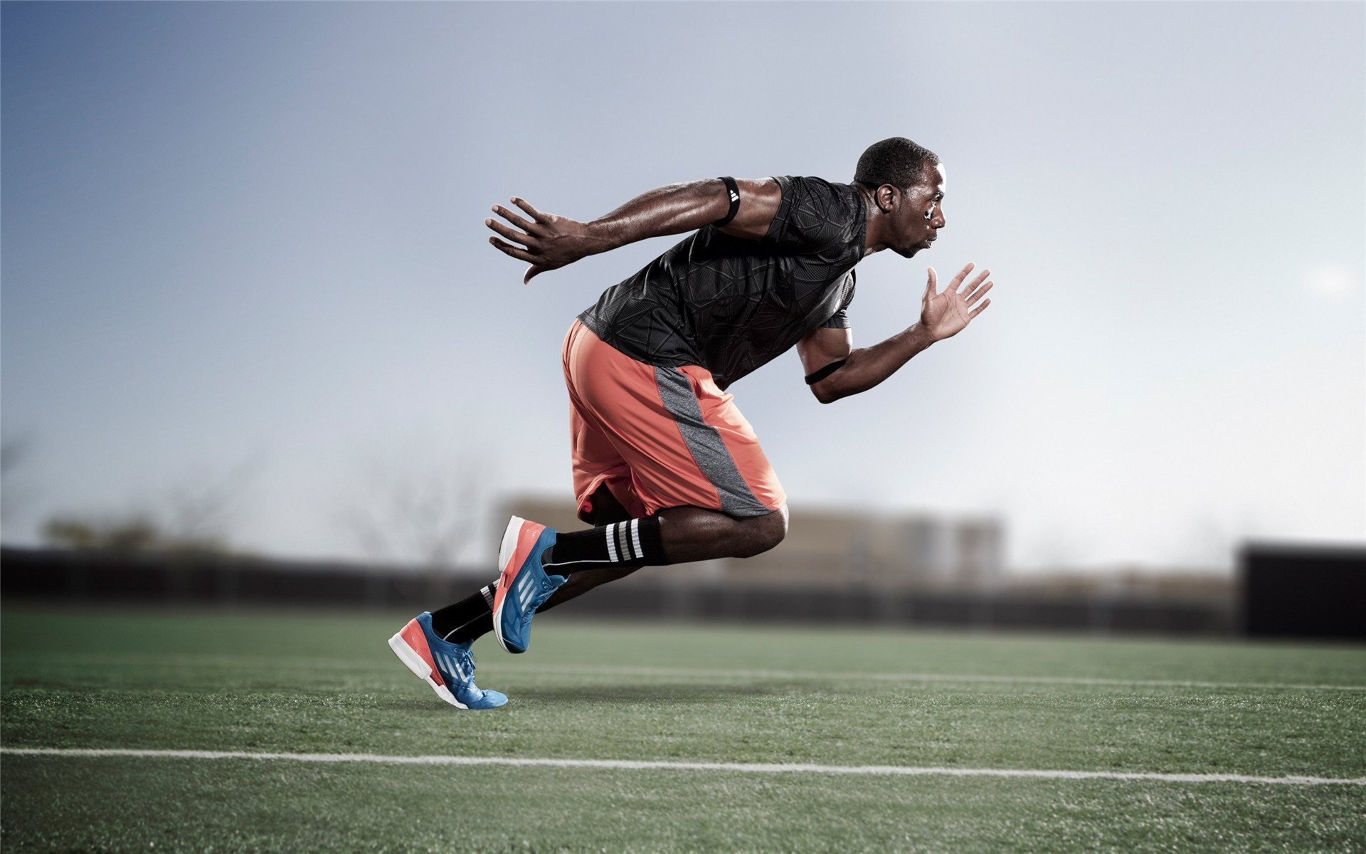 23岁新星打破尘封15年世界纪录，田径史迎来崭新篇章